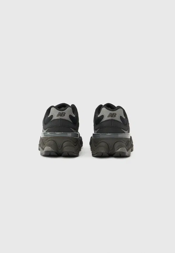Кроссовки New Balance 9060, черный/серый — фото 3