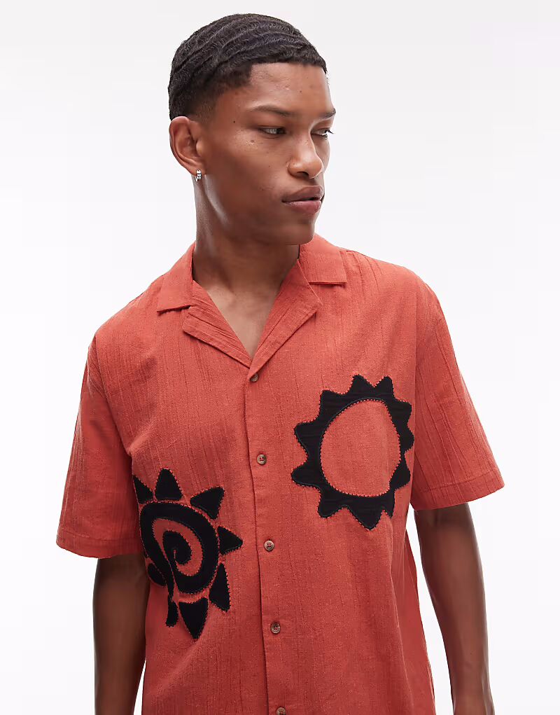 

Рубашка Topman с короткими рукавами и вышивкой красного цвета