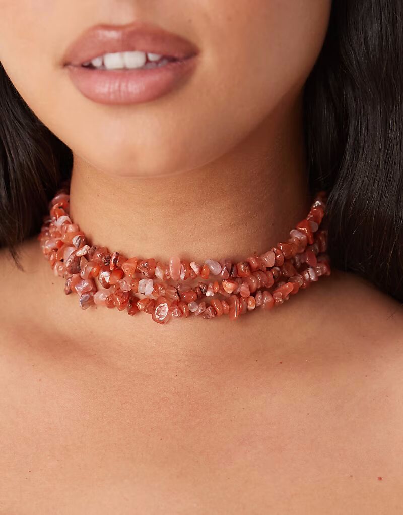 

Многорядное короткое ожерелье Curve из натуральной каменной крошки Asos Curve