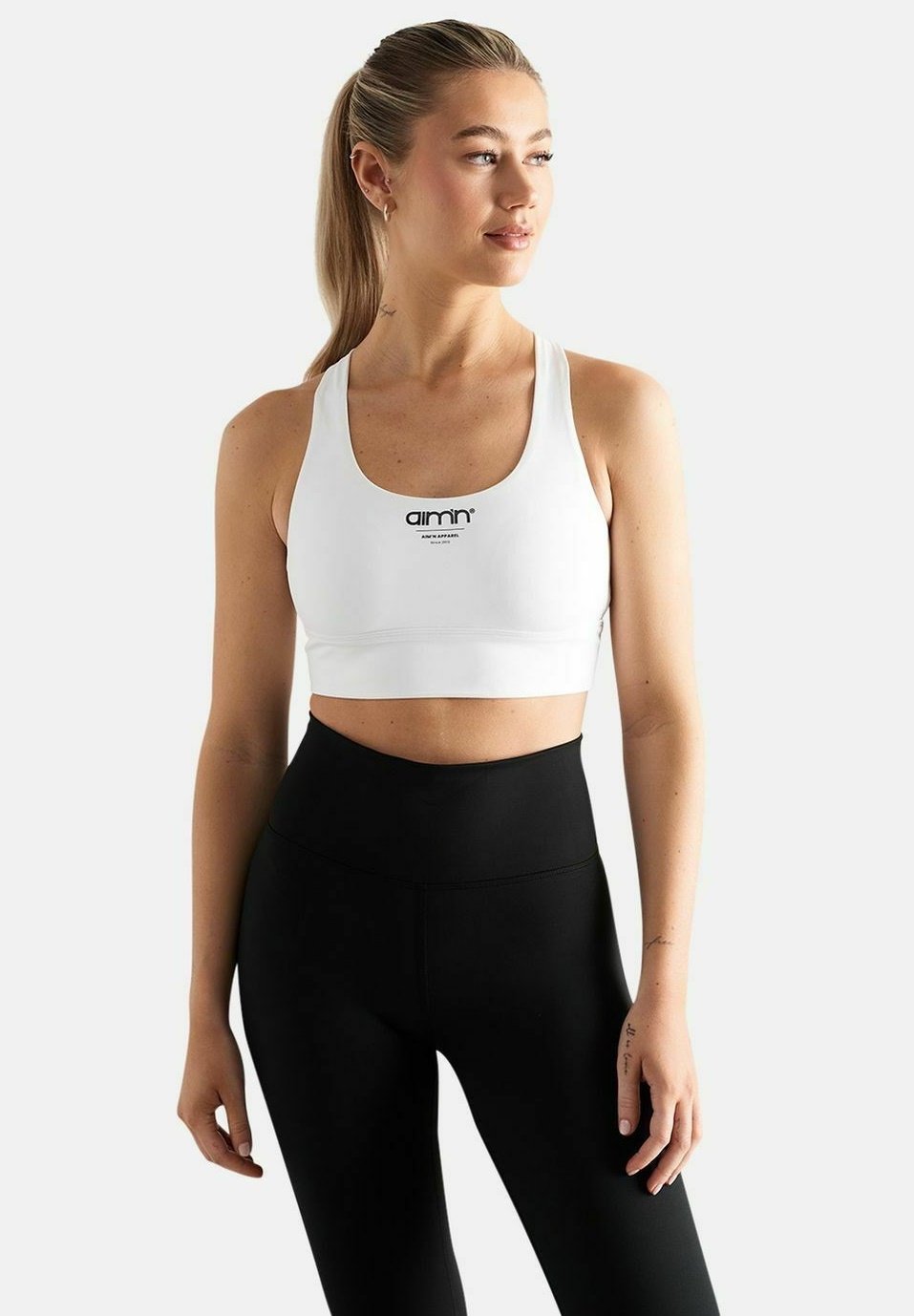 

Спортивный бюстгальтер средней поддержки EDGE CORE RACERBACK aim’n®, белый