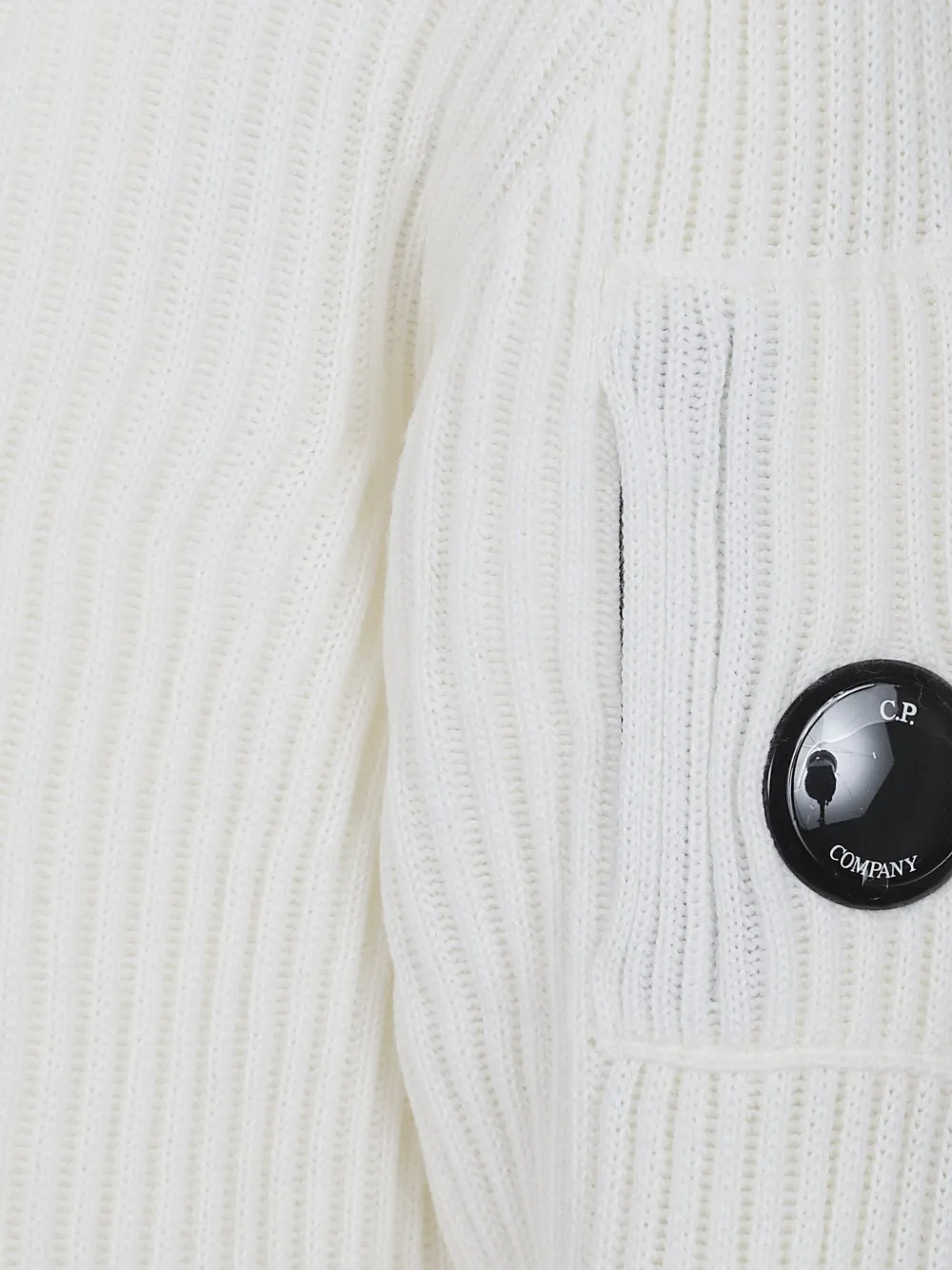 

Рифленый вязаный свитер с деталью в виде объектива C.P. Company, белый