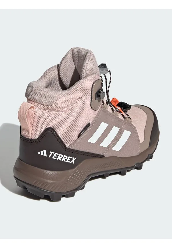 Походные ботинки средней жесткости из материала gore-tex Adidas Terrex, Blush Pink Off White Chalky Brown — фото 4