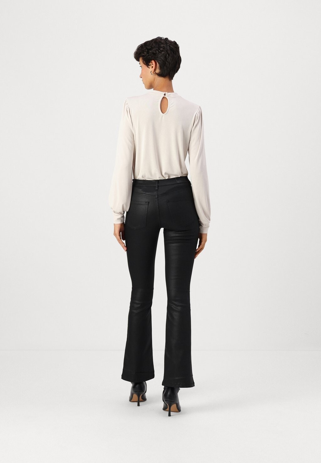 

Расклешенные джинсы VMFLASH COATED PANTS Vero Moda, черный