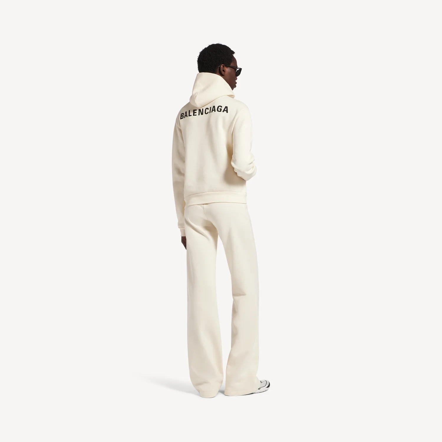 Худи Balenciaga Back Medium Fit, кремовый — фото 4