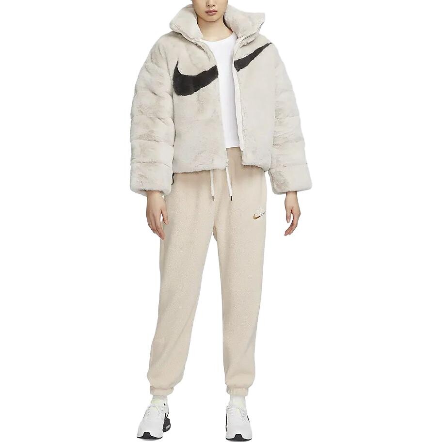 Бархатная куртка женская светло-коричневая цвета красного дерева Nike — фото 2