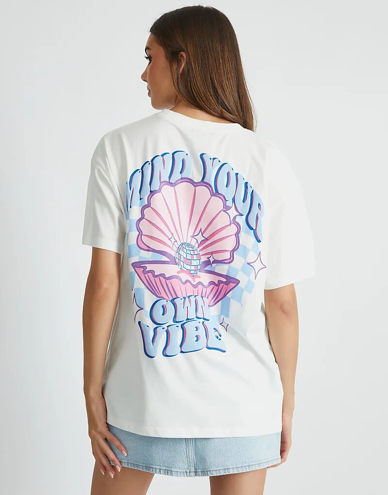 

Футболка Skinnydip London Mind Your Own Vibe Shell белого цвета