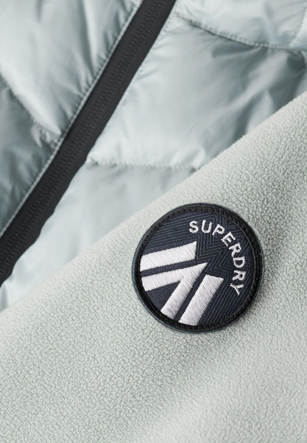 

Зимняя куртка STORM Superdry, светло-серый