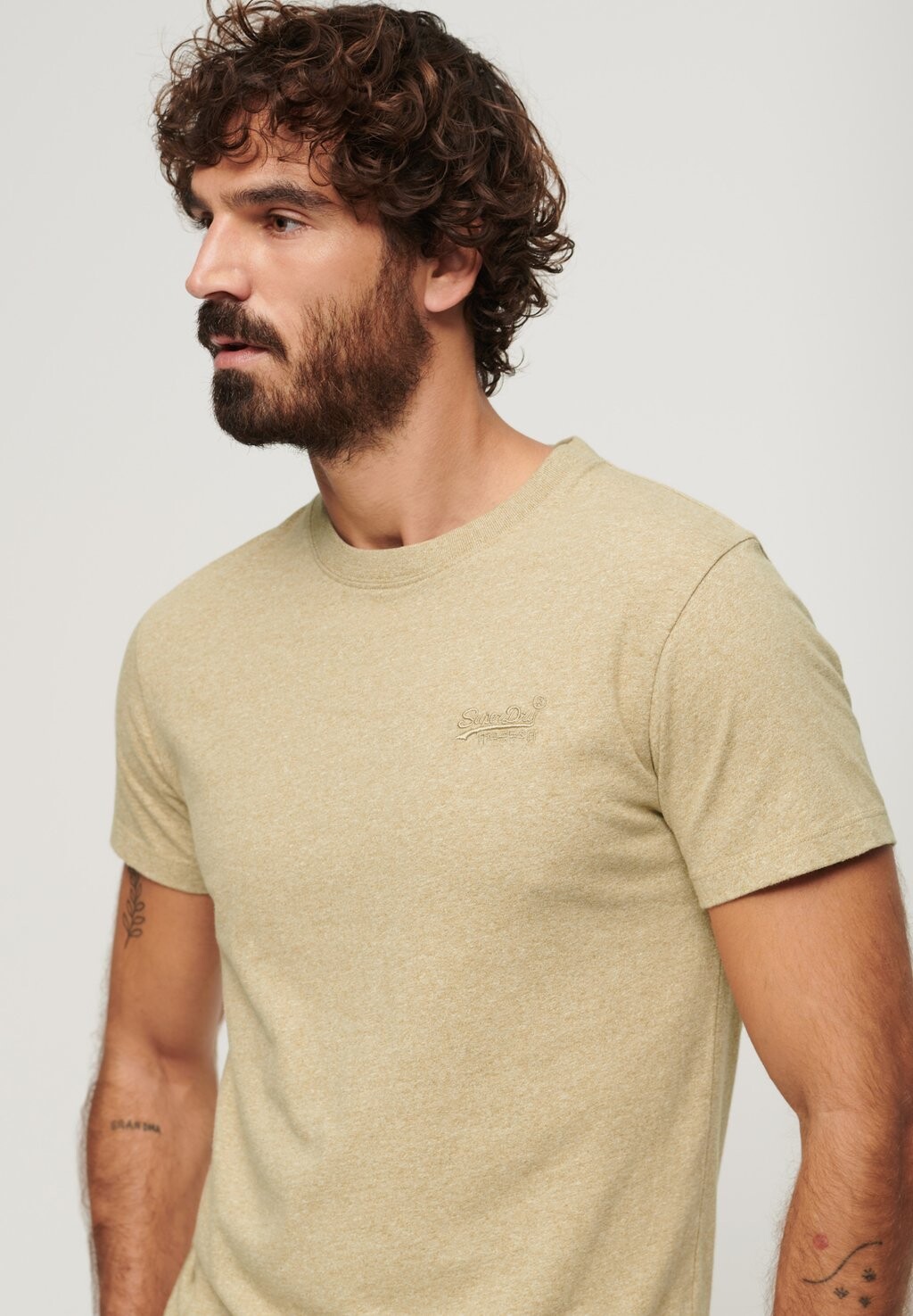 Базовая футболка TEE VINTAGE LOGO EMB Superdry, бежевый — фото 3