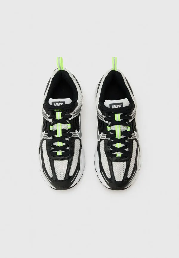 Унисекс кроссовки vomero 5 Nike Sportswear, Black/Metallic Silver-Coloured/Photon Dust/Volt Ice/Anthracite/White — фото 4