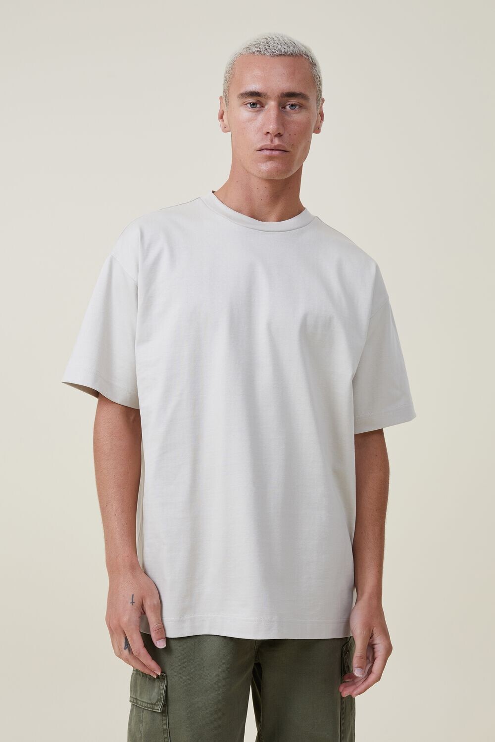 

Простая футболка Box Fit Cotton On