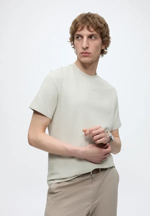 Футболка Calvin Klein Stretch nano tee basic t-shirt, лунный свет — фото 4