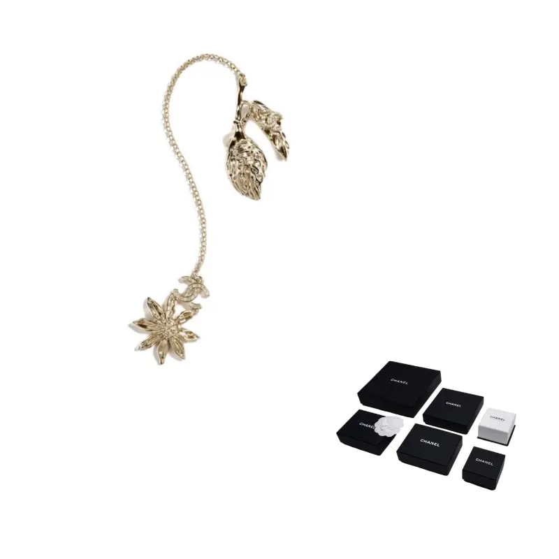 

CHANEL Металлические клипсы для женщин Gold