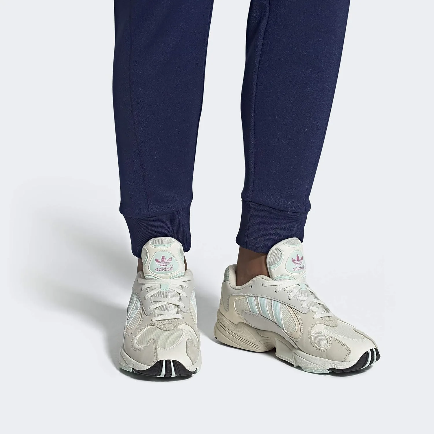 Мужские кроссовки для фитнеса Adidas Yung-1, черные, 40 2/3 EU — фото 2