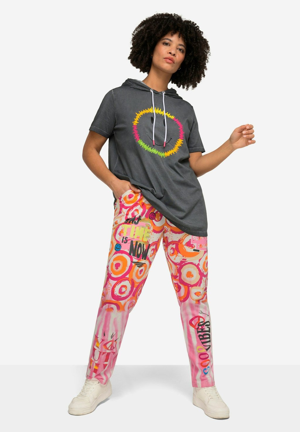 

Спортивные брюки STRAIGHT FIT BATIKPRINT SCHRIFTZÜGE ELASTIKBUND Angel of Style, мультиколор