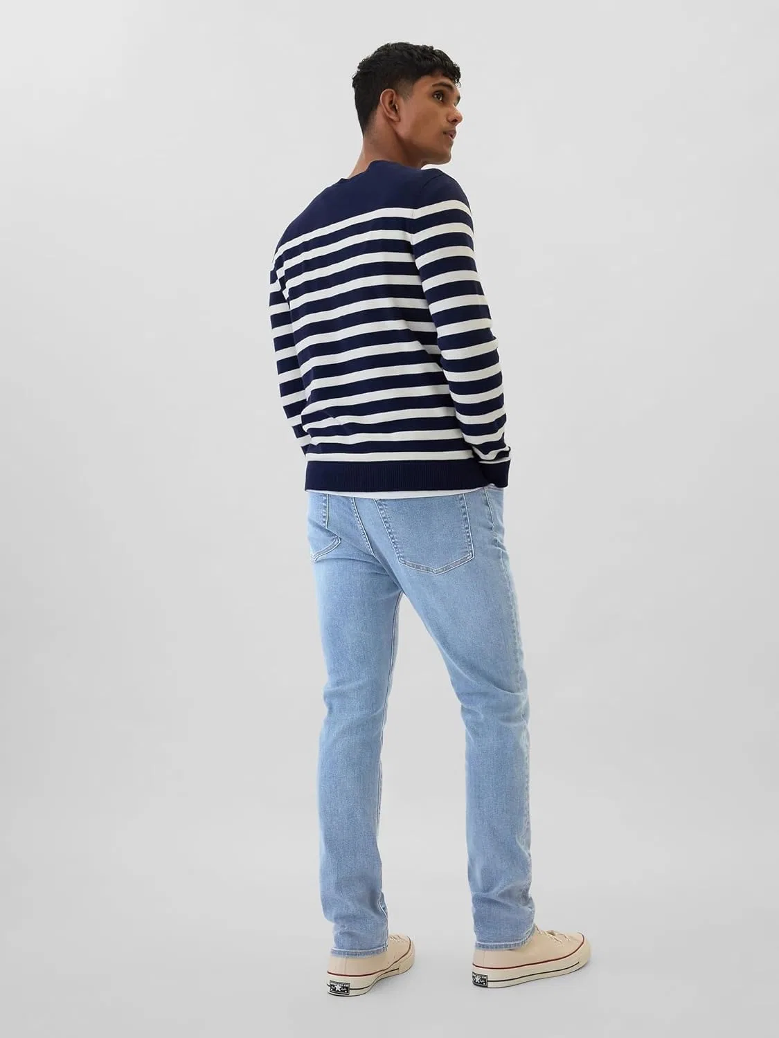 Джинсы GAP Athletic Slim Fit, Light Wash — фото 2