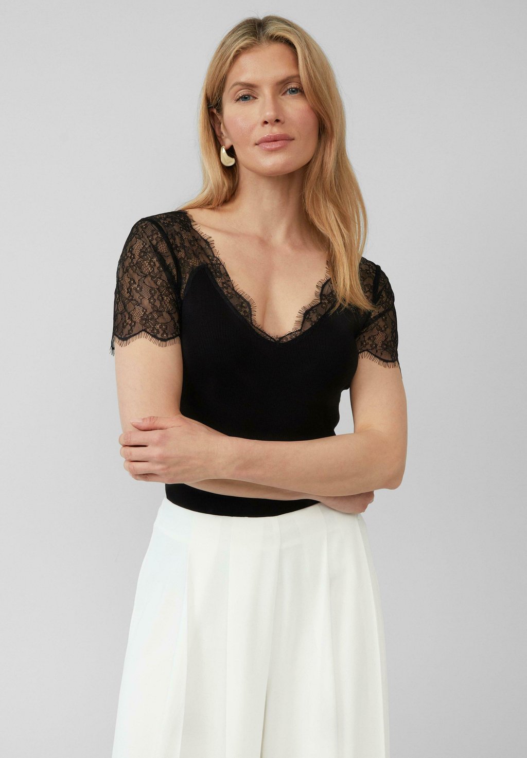 

Футболка с принтом FESTLICHES IM SLIM FIT s.Oliver BLACK LABEL, черный