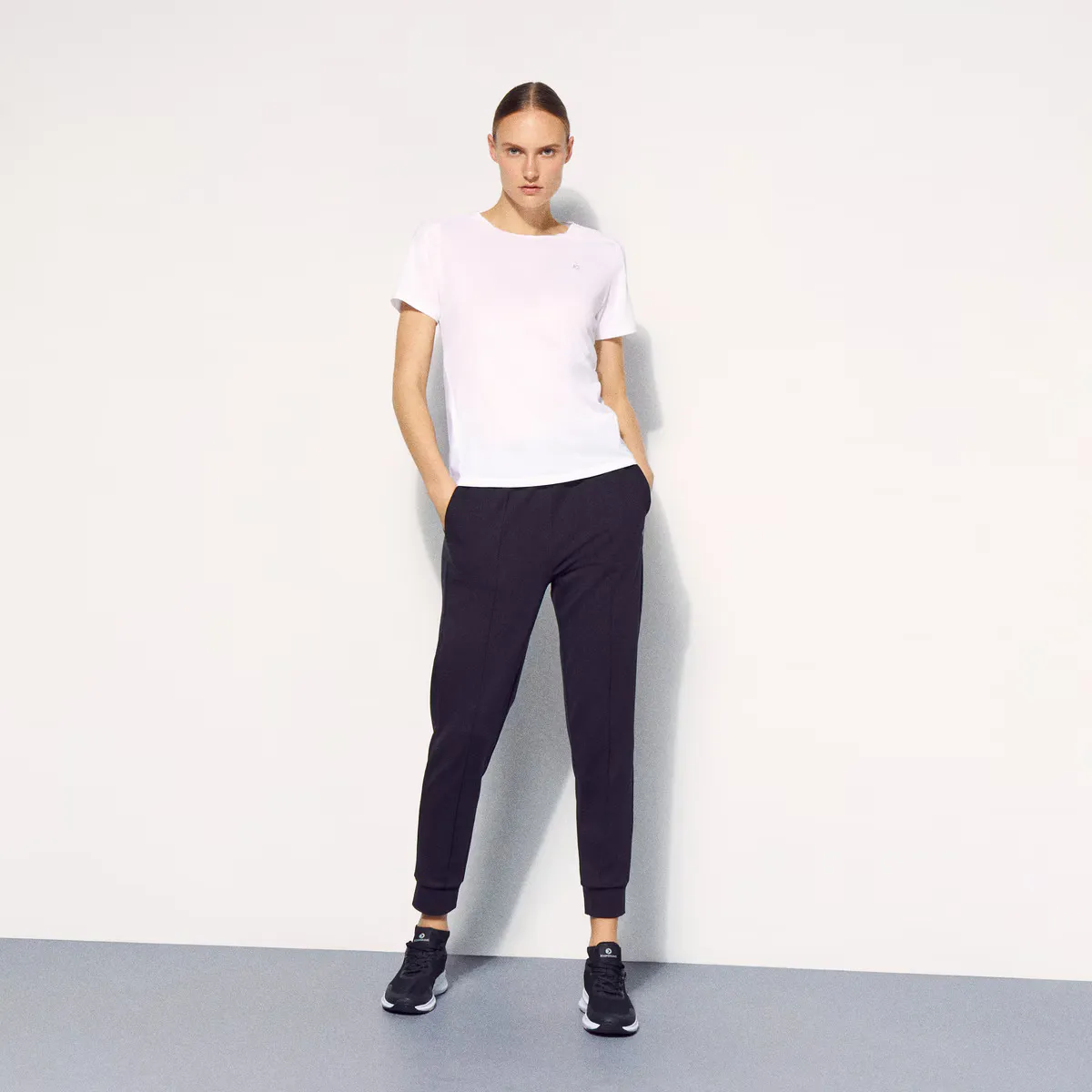 

Женские длинные брюки Boomerang Sportcasual с манжетами, чёрный