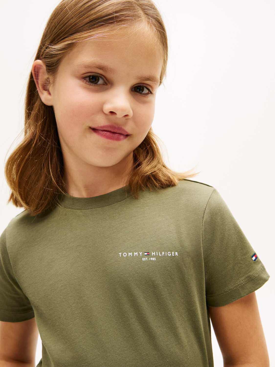 TOMMY HILFIGER Футболка в оливковом цвете — фото 2