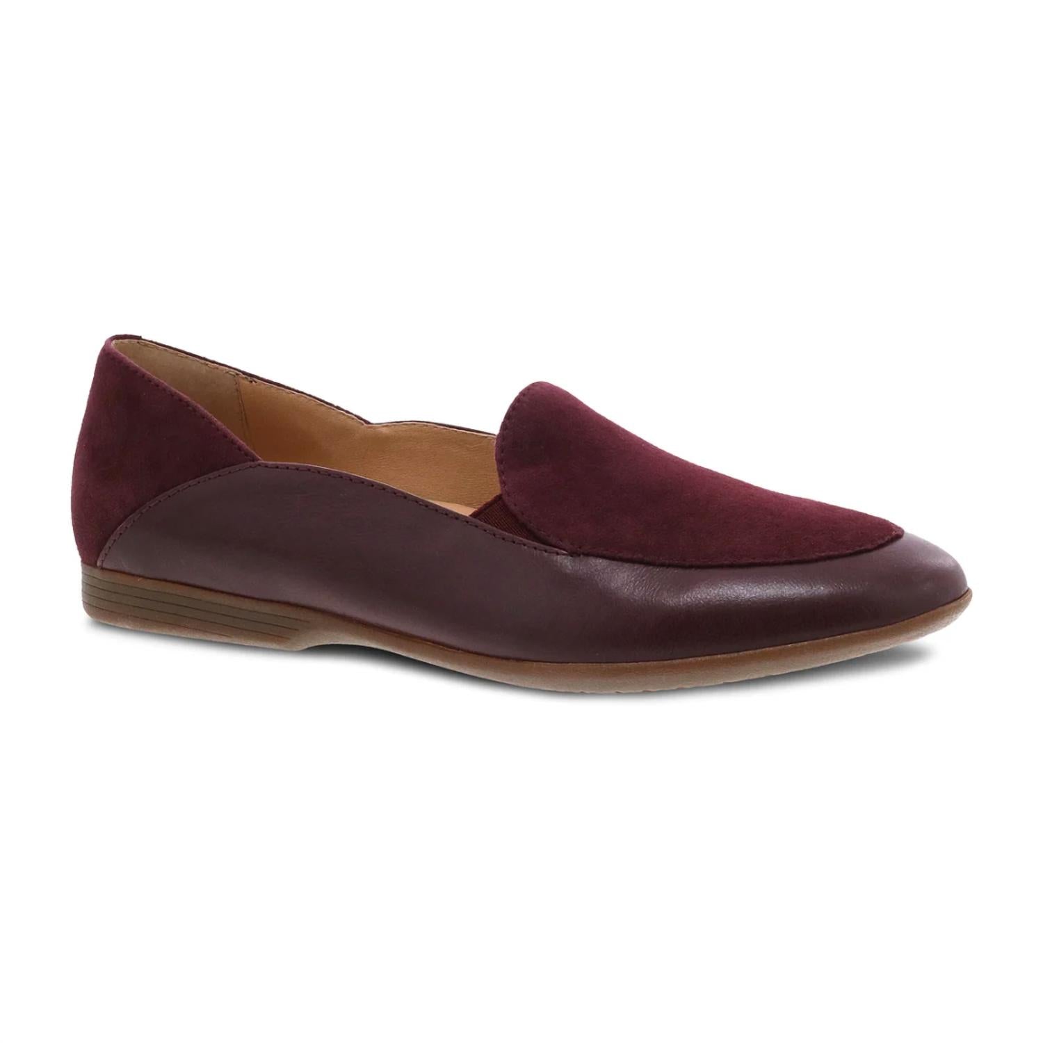 Женские лаковые лоферы с кружевом в винном цвете Dansko, Wine Glazed