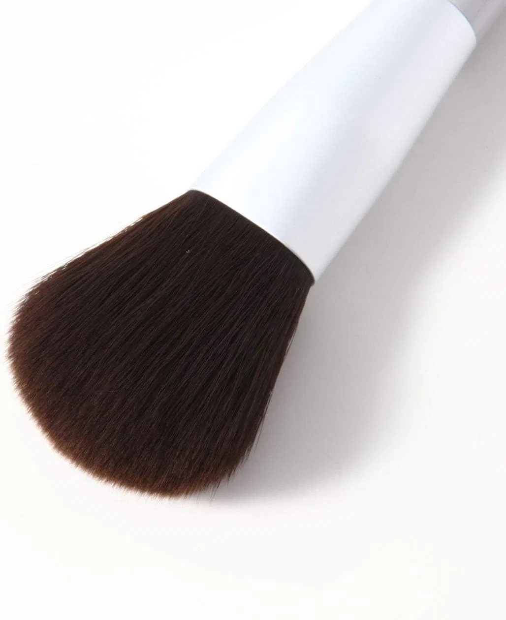 Кисть для румян MUJI Polyester Cheek Brush белый — фото 2