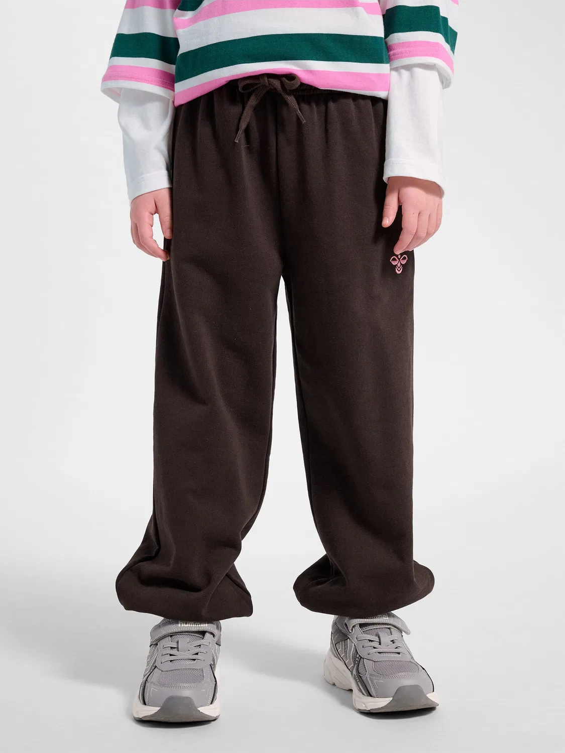 Спортивные штаны на завязках Hummel, шоколадный торт