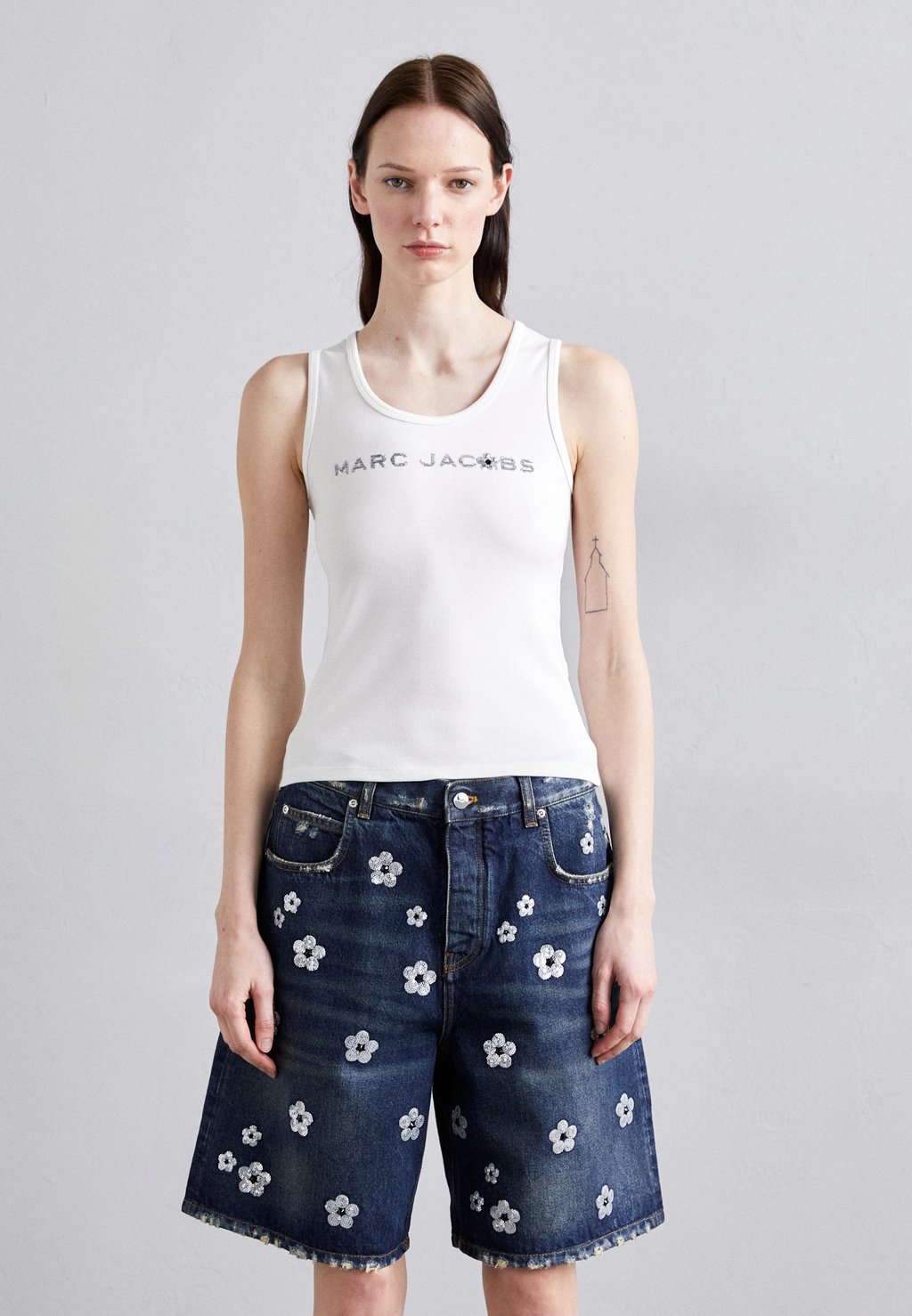 

Топ SEQUIN DAISY TANK MARC JACOBS, белый