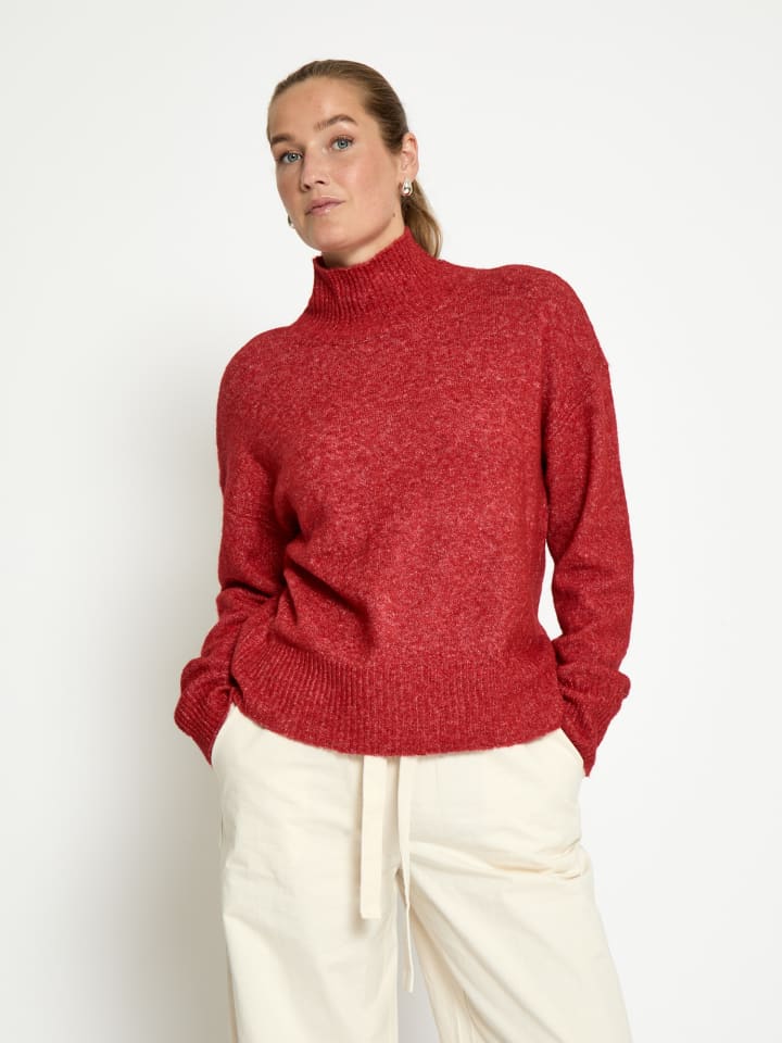 

Свитер цвета кардинально-красный меланж DESIRES