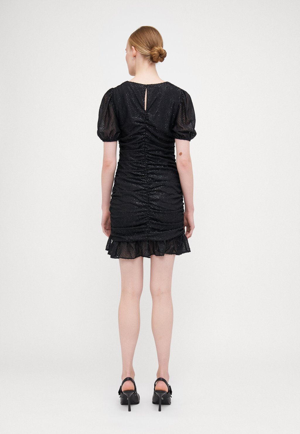 

Коктейльное платье / Вечернее платье VMSAL SHORT DRESS Vero Moda Tall, черный