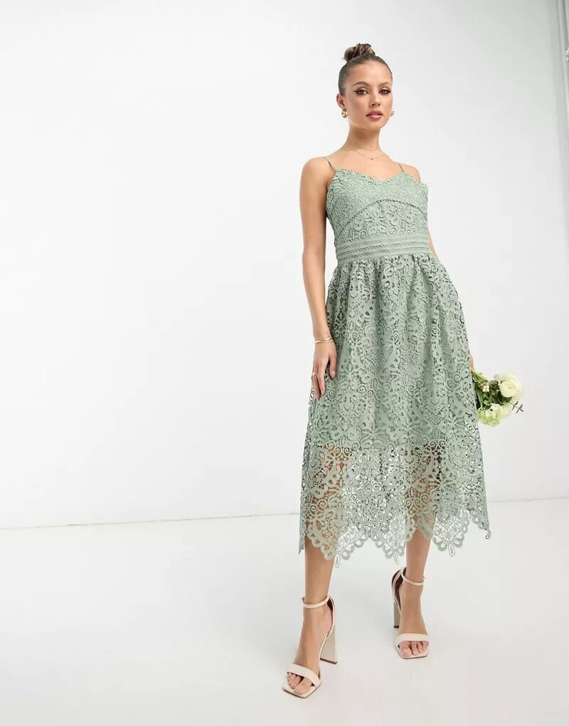 

Платье миди с бретелями и вышивкой Y.A.S Bridesmaid