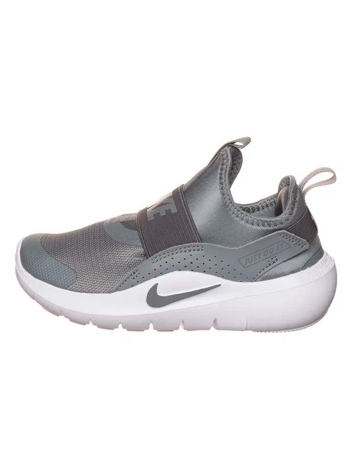 Кроссовки беговые Nike, серый