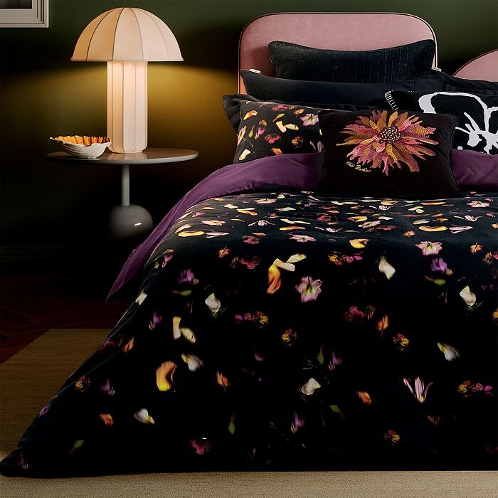 

Комплект одеял с разбросанными цветочными узорами Ted Baker, полный/королевский размер, мультиколор