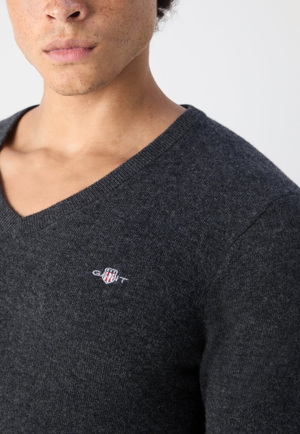 

Джемпер V NECK GANT, темно-серый