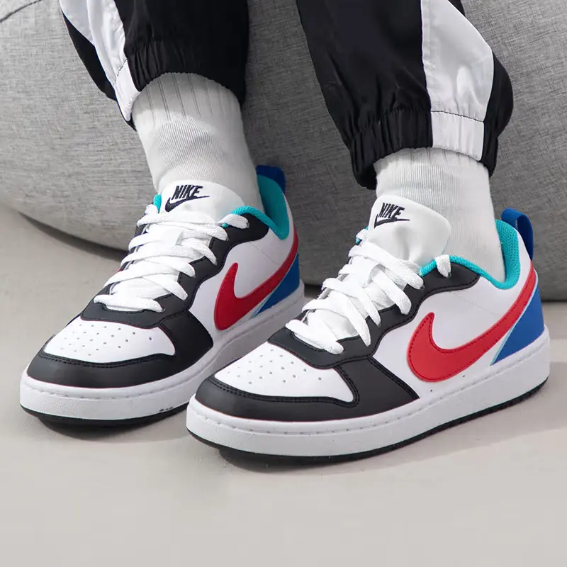 Баскетбольные кроссовки Court Borough Kids для начальной школы Nike, цвет Black/Red Blue — фото 2