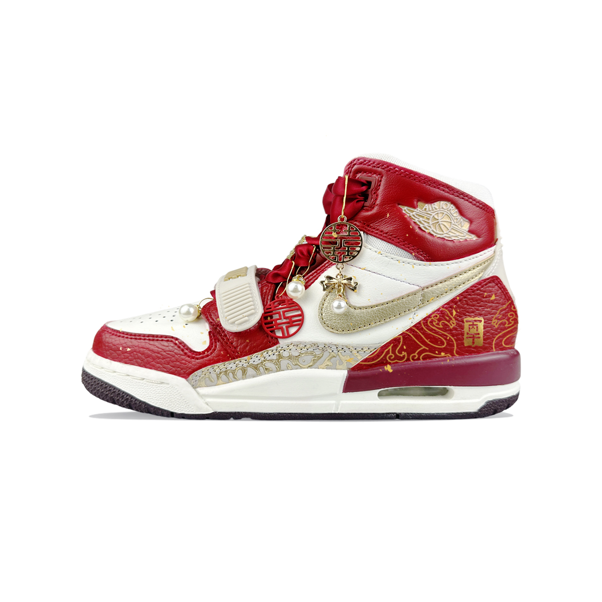 

Jordan Кроссовки баскетбольные высокие Legacy 312 Abrasion Resistant Unisex цвета экрю и золото