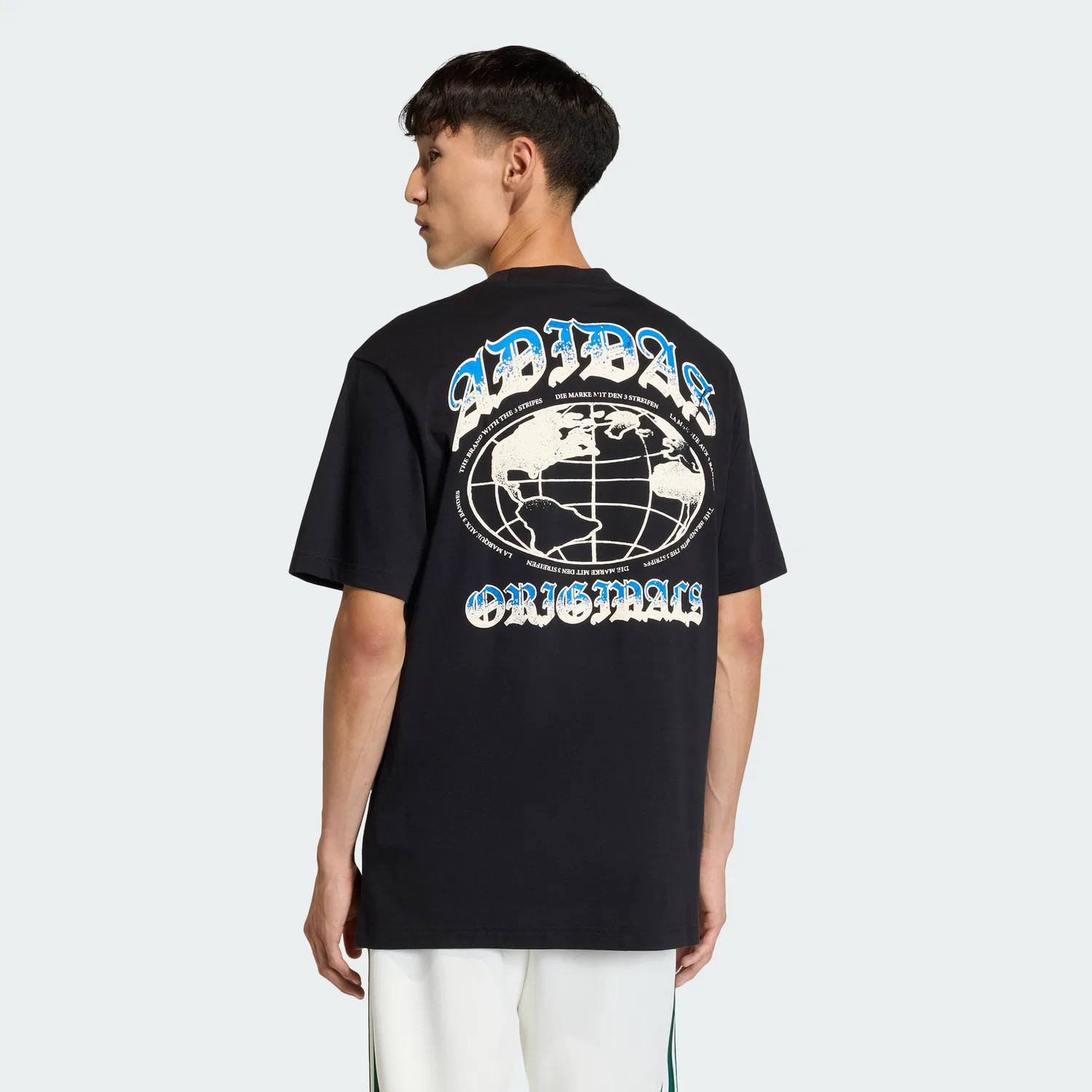 Мужская чёрная футболка Gfx от Adidas — фото 2