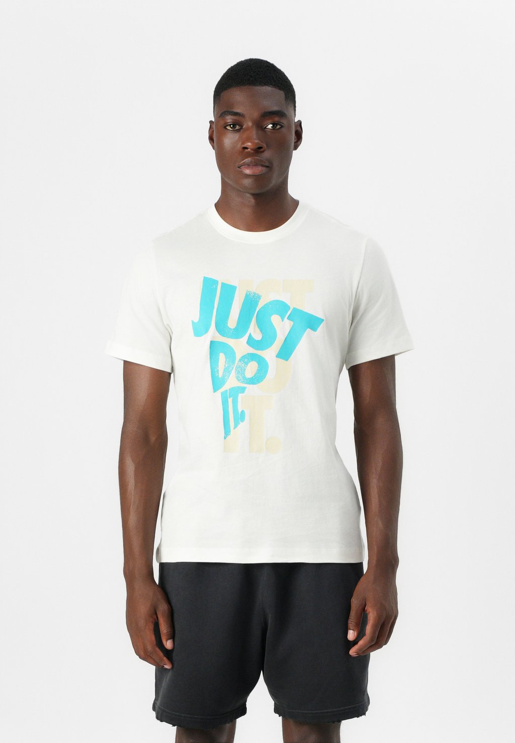 

Футболка с принтом TEE Nike Sportswear, кремовый