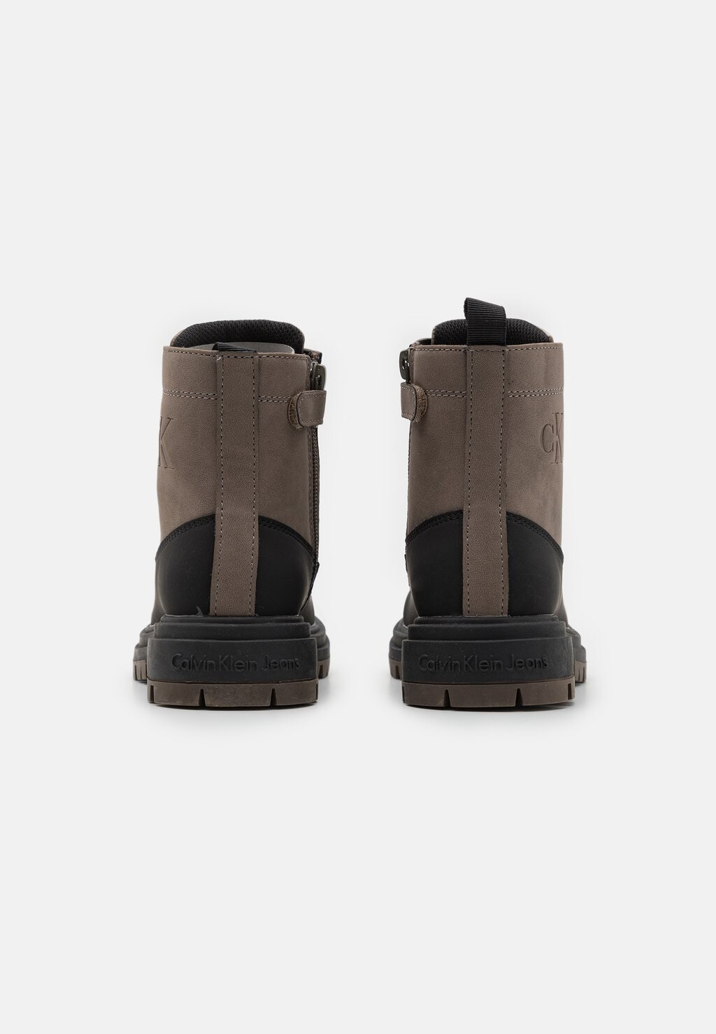 

Ботильоны на шнуровке COLLEEN UNISEX Calvin Klein Jeans, коричневый