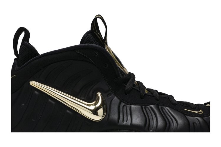 Кроссовки Nike Air Foamposite Pro 'Black Metallic Gold', черный — фото 2