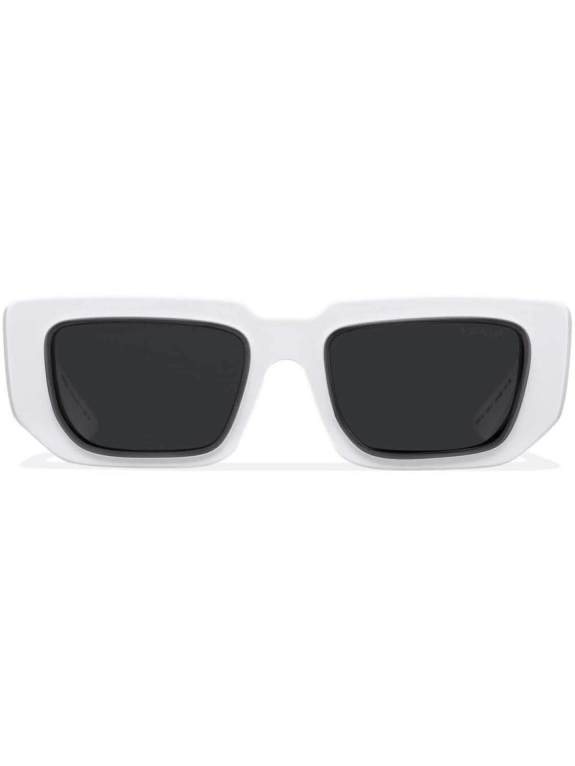 

Prada Eyewear солнцезащитные очки в прямоугольной оправе с логотипом и надписью, белый