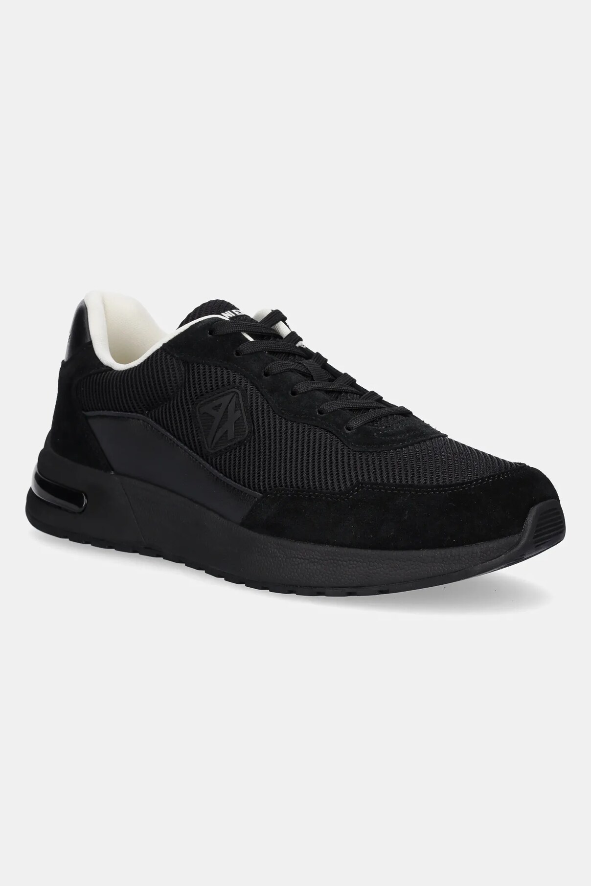 

Кроссовки Armani Exchange, черный