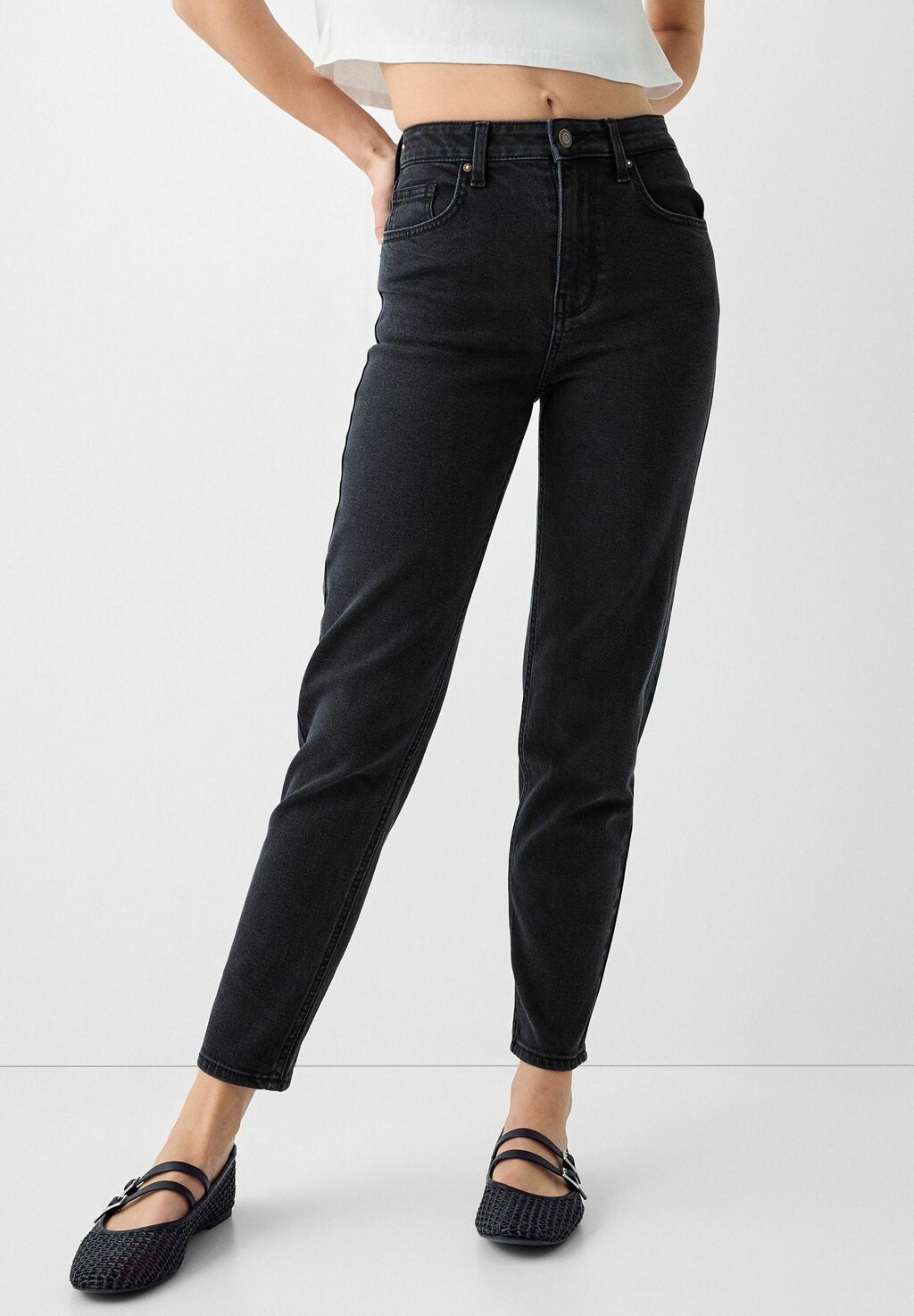 

Джинсы приталенного кроя COMFORT Bershka, цвет black