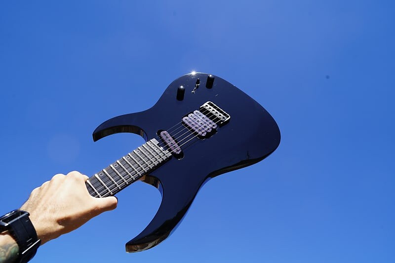 

Электрогитара Schecter DIAMOND SERIES Sunset-6 Triad - Gloss Black 6-String Electric Guitar
