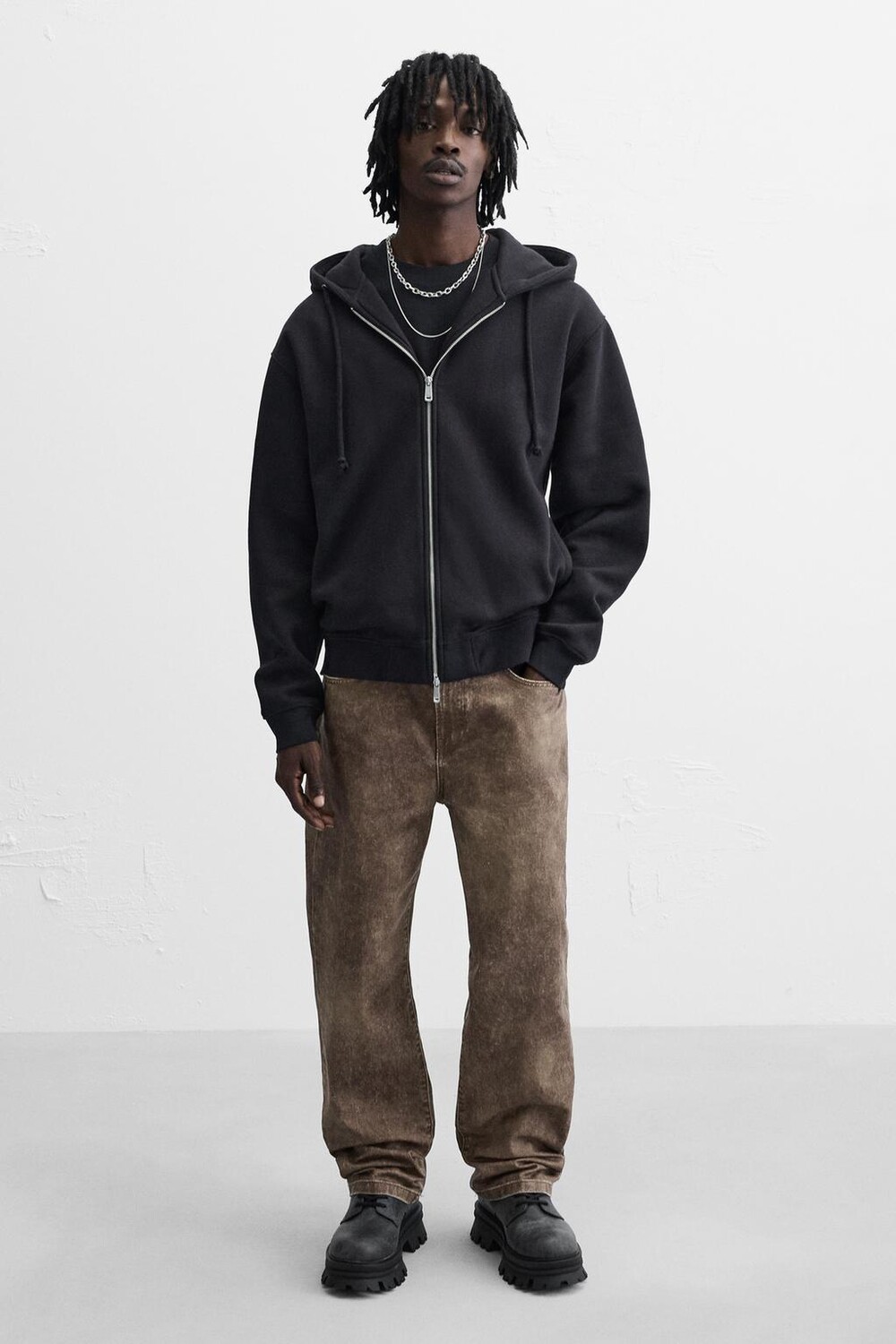 

Толстые ботинки на шнуровке ZARA, черный