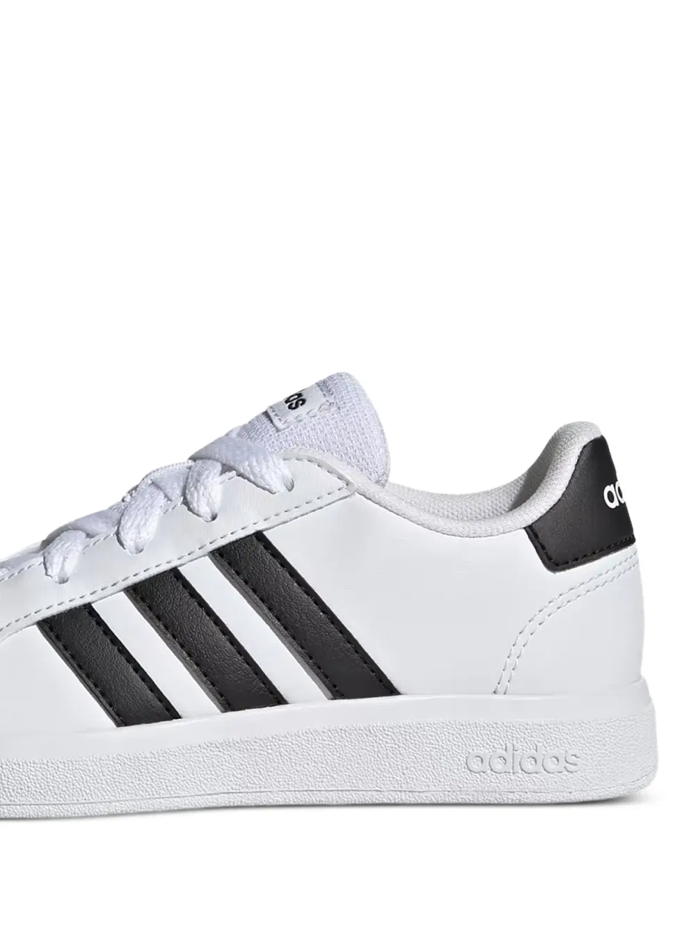 Кроссовки Grand Court 2.0 в полоску Adidas Kids, белый — фото 2