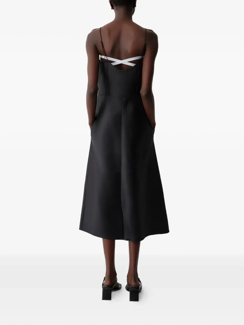 Платье на бретельках оттенка сатина Calvin Klein, черный — фото 2