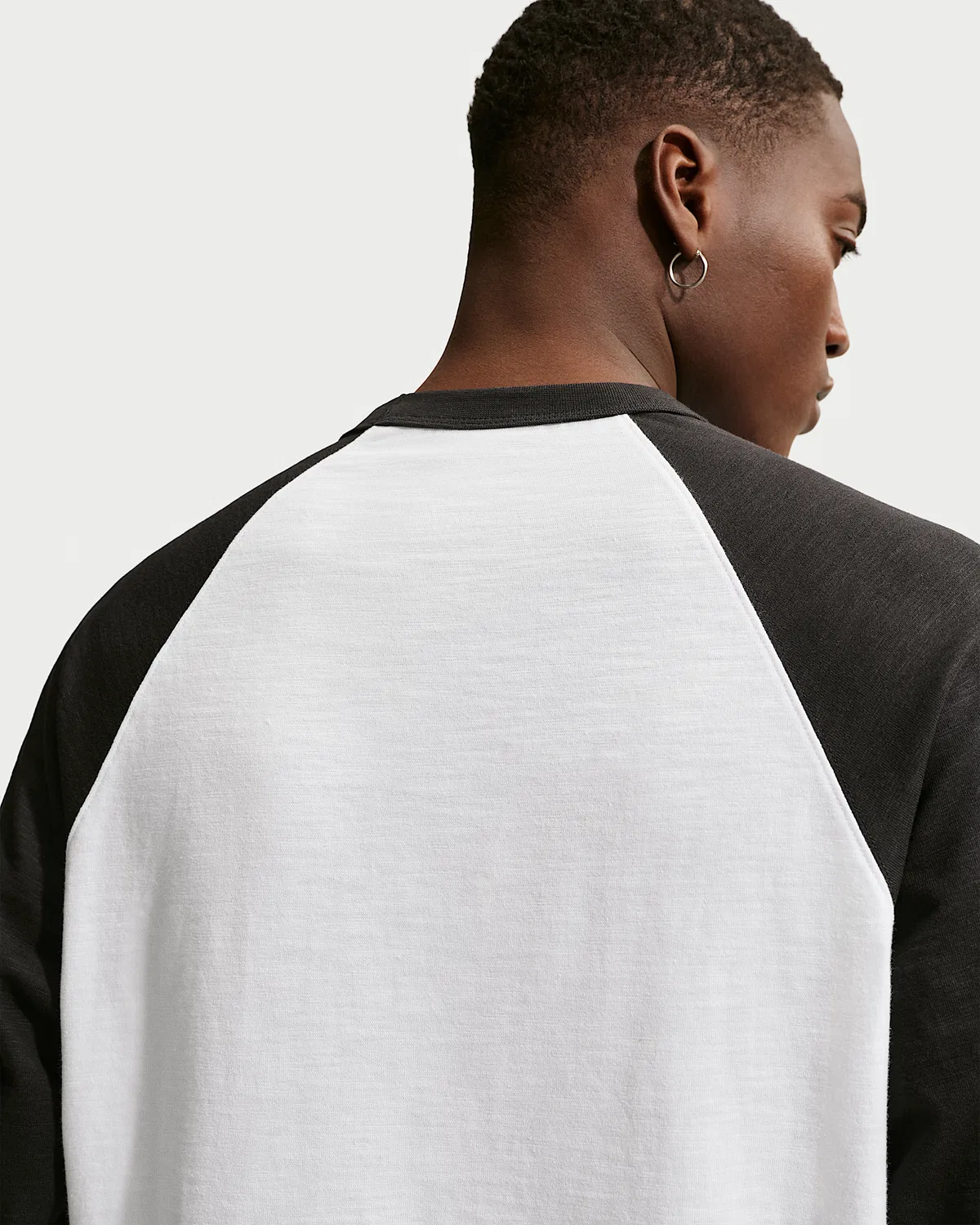 Мужская футболка с рукавом 3/4 реглан Nike Sportswear Club, Black/White/Black — фото 2