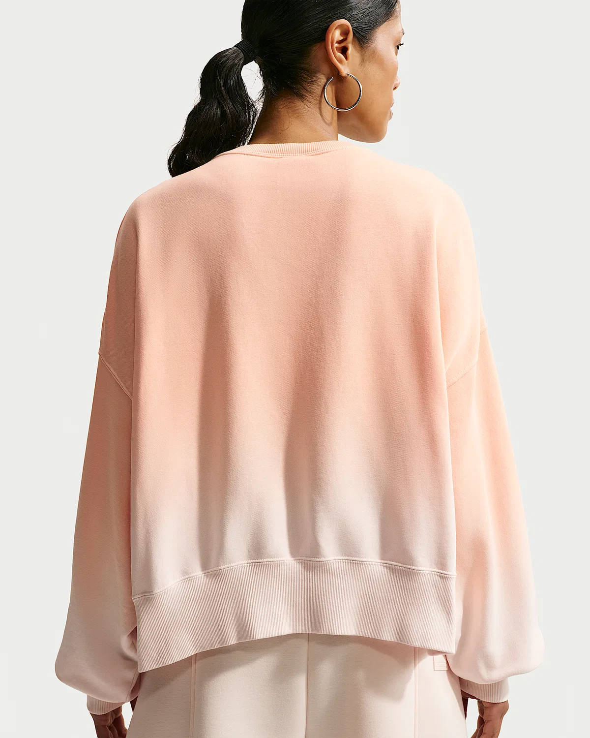 Женский оверсайз свитшот с круглым вырезом Nike Sportswear Phoenix Fleece, Chalk/Ice Peach/Ice Peach — фото 2