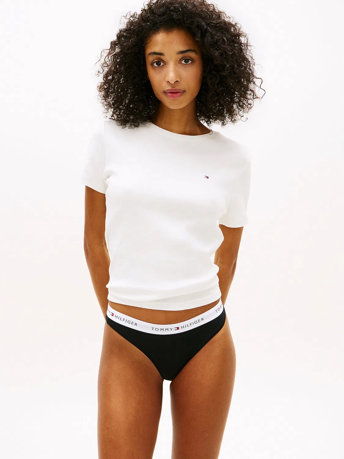 Трусики-стринги Tommy Hilfiger Essential черного цвета — фото 2