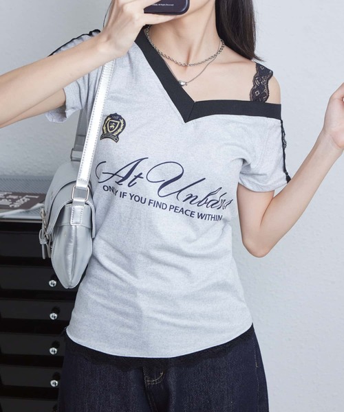 

Футболка с V-образным вырезом и открытыми плечами, с принтом MAISON DE THERESE, серый