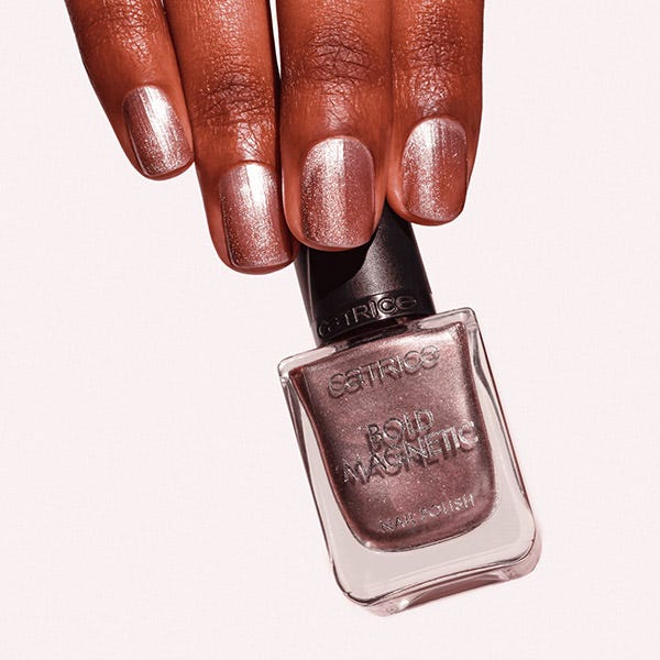 Магнитный лак для ногтей CATRICE Bold Magnetic Nail Polish, 020 — фото 4